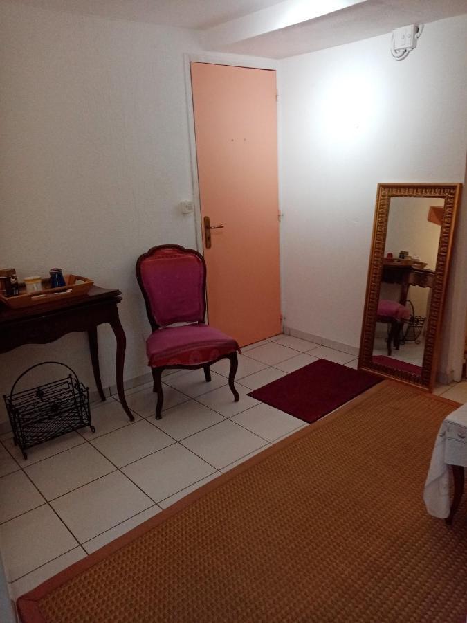 Au Calme Acomodação com café da manhã Verneuil d'Avre et d'Iton Exterior foto